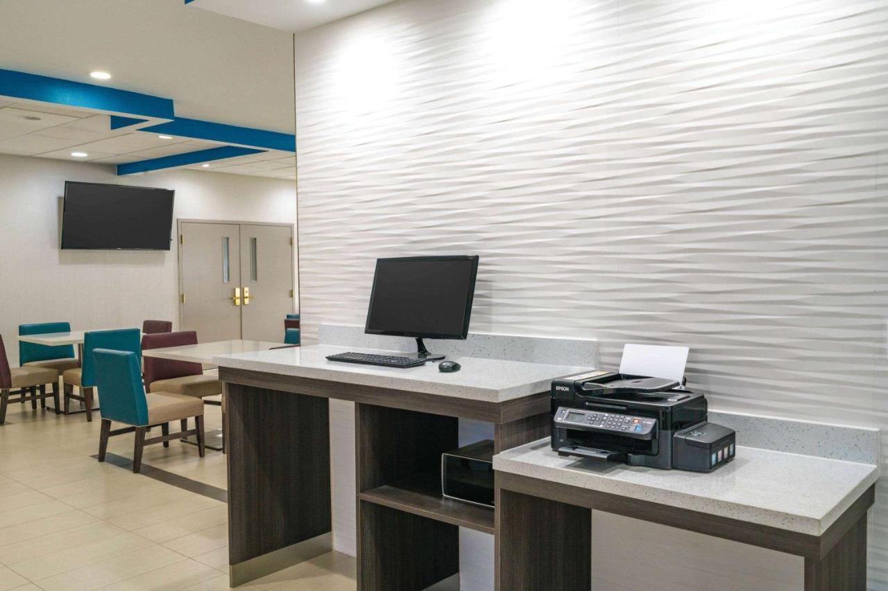 La Quinta By Wyndham Latham Albany Airport Hotel Екстериор снимка