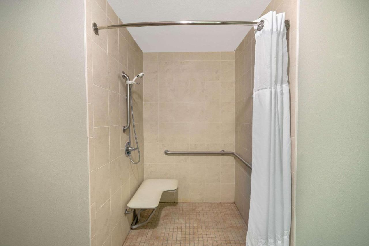 La Quinta By Wyndham Latham Albany Airport Hotel Екстериор снимка